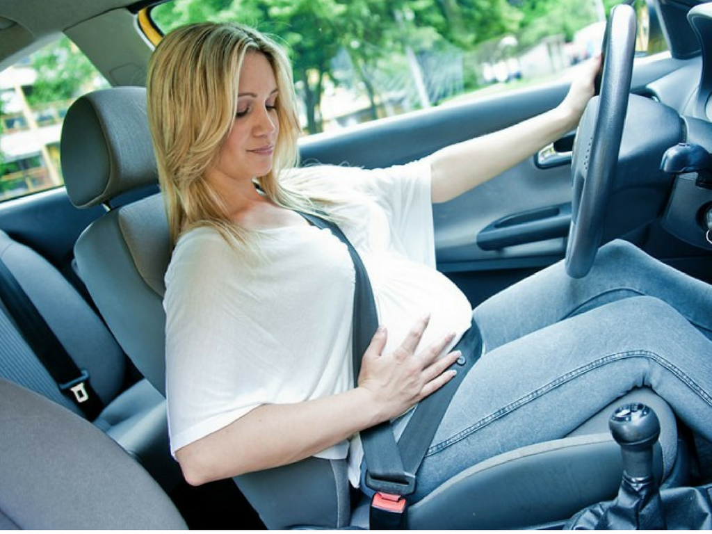 La cintura di sicurezza durante la gravidanza 